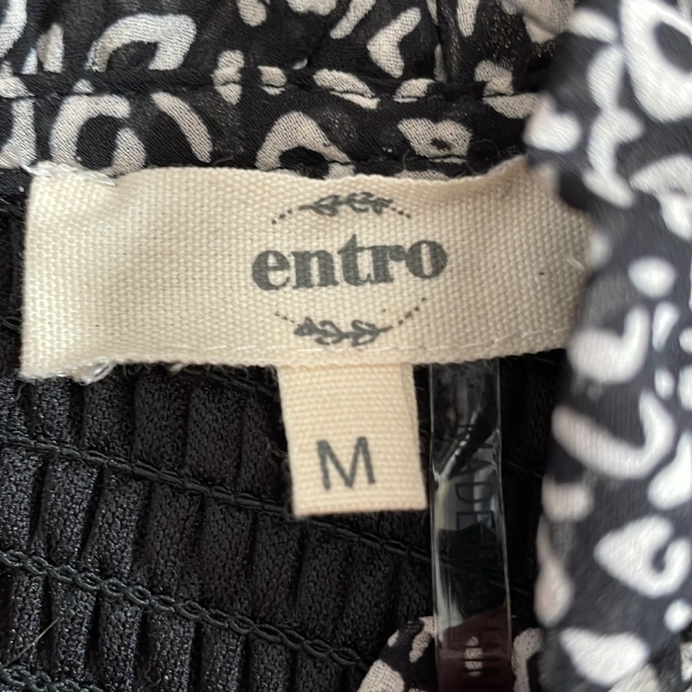 Entro Smocked Black & White Blouse Sheer Sleeves Ruffle Bottom - Picture 8 of 9